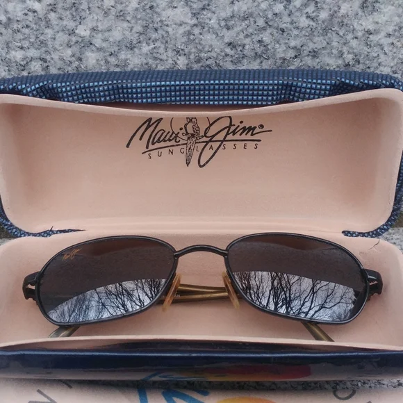 MAUI JIM Hilo 133-02 Polarized Sunglasses w/ Hardcase, 100% UV protection - Picture 3 of 6